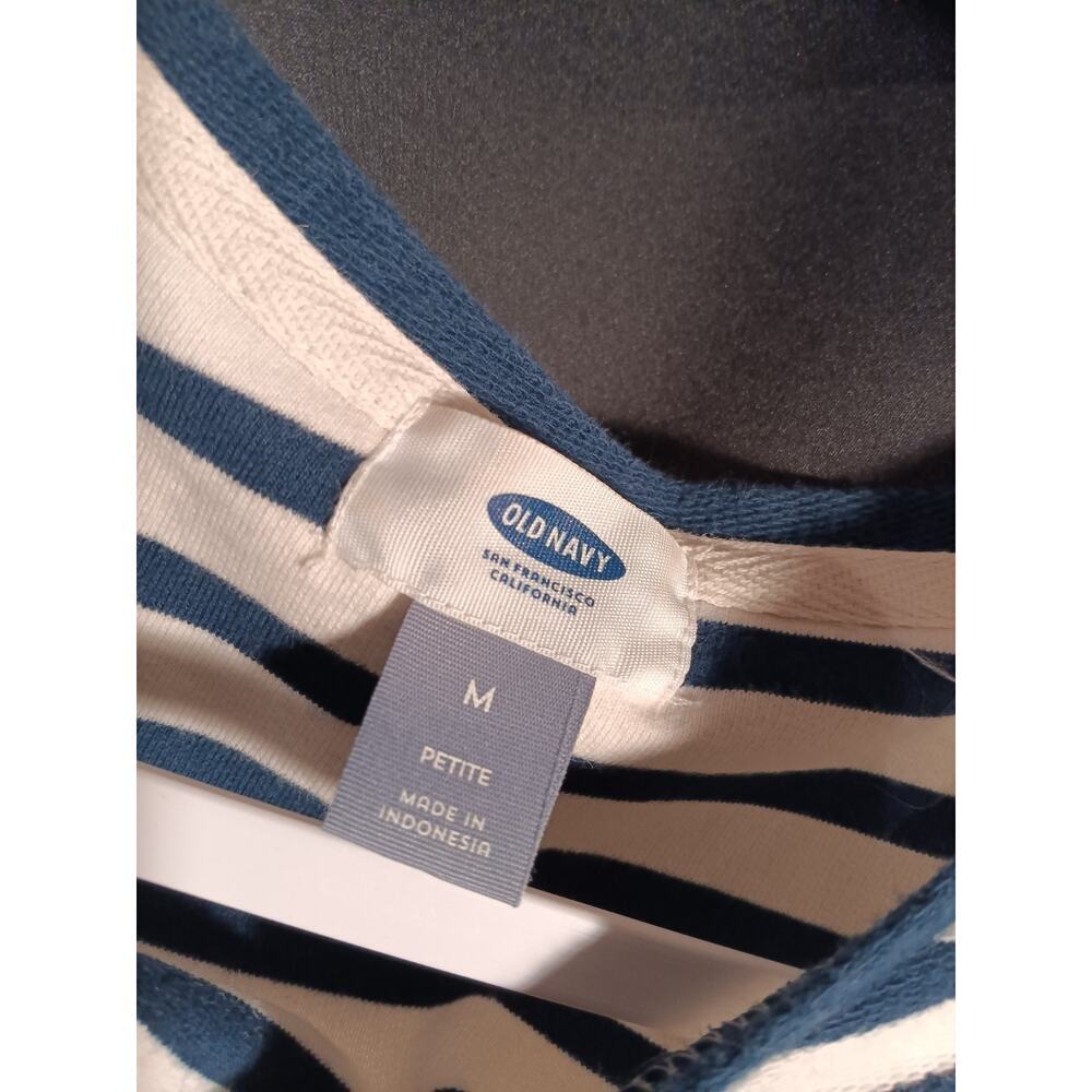 Old Navy Women’s M Blue White Coastal Stripe Top Lace Cut Out Summer Tee - Picture 3 of 8